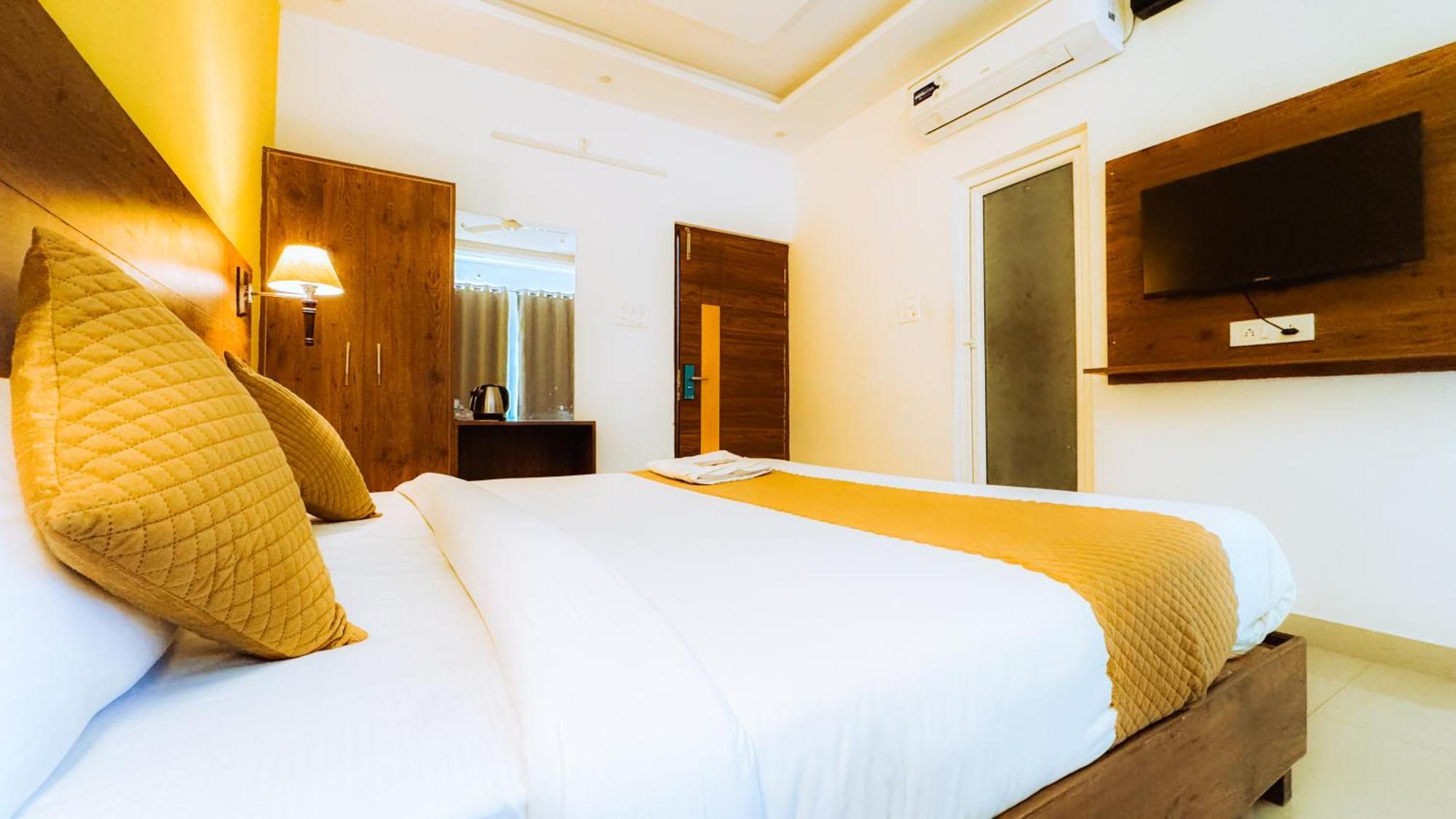 Hot - House Of Travellers, Rishikesh Hostel Bagian luar foto