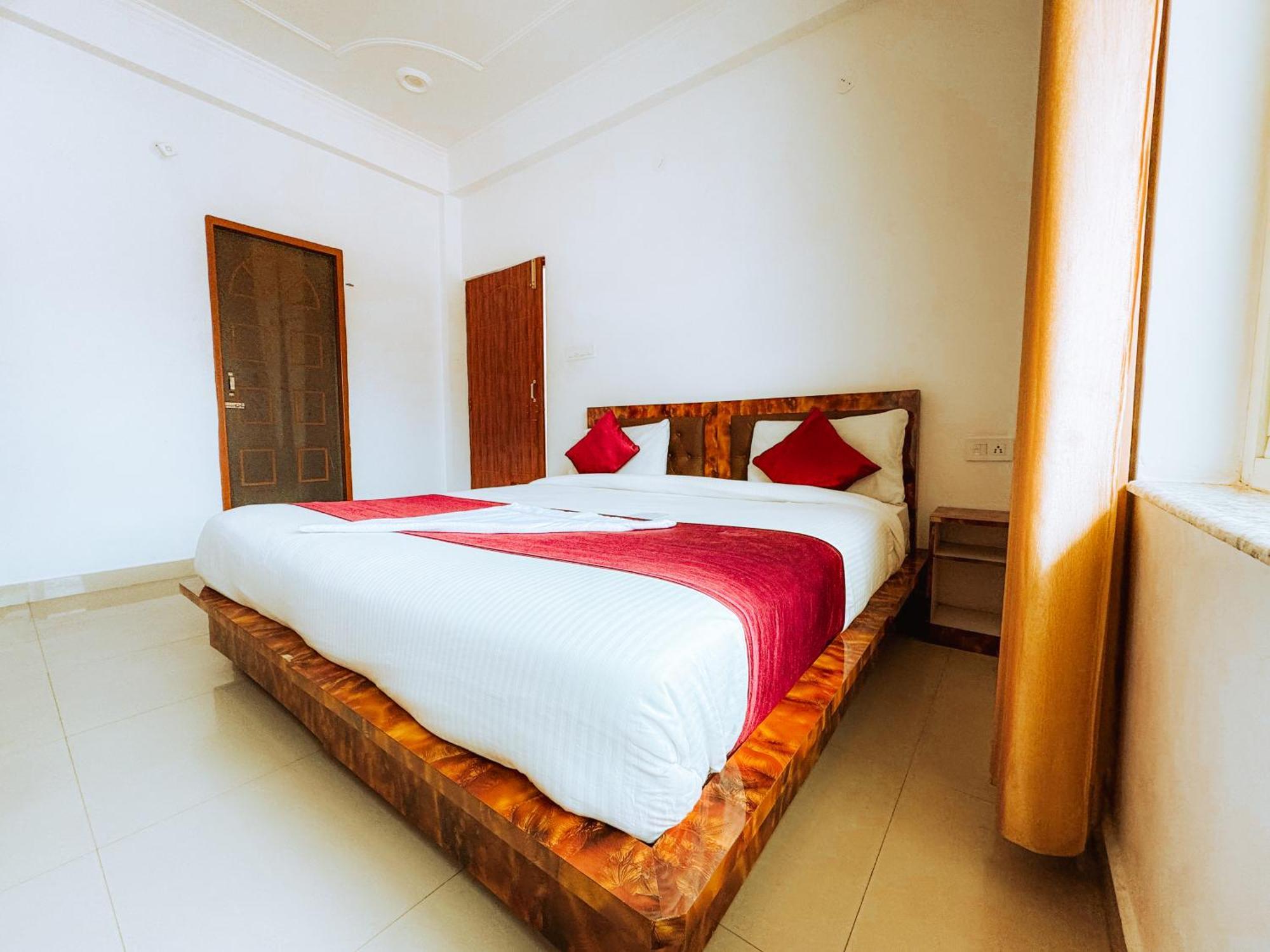 Hot - House Of Travellers, Rishikesh Hostel Bagian luar foto