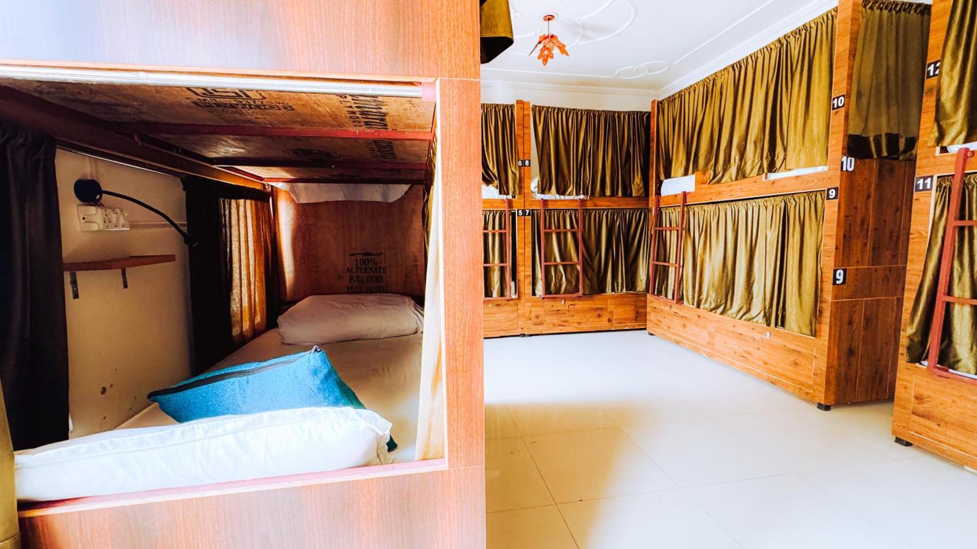 Hot - House Of Travellers, Rishikesh Hostel Bagian luar foto