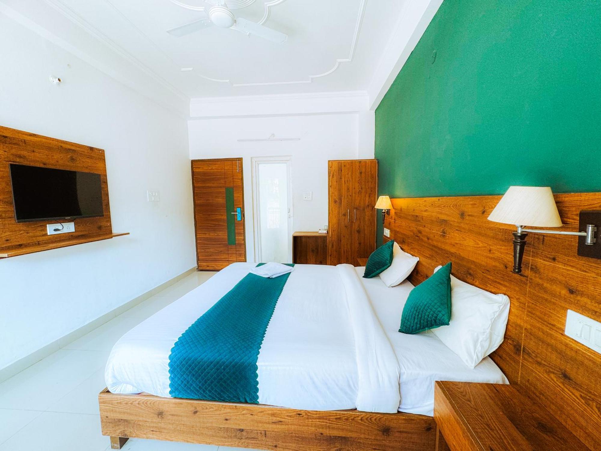 Hot - House Of Travellers, Rishikesh Hostel Bagian luar foto